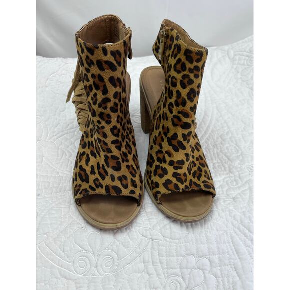 Very Volatile Cheetah Print Block Heel Sandals - Size 7 - Picture 9 of 12